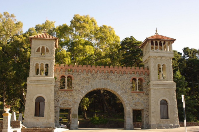 Castillo de Bodega dentro de zona centro